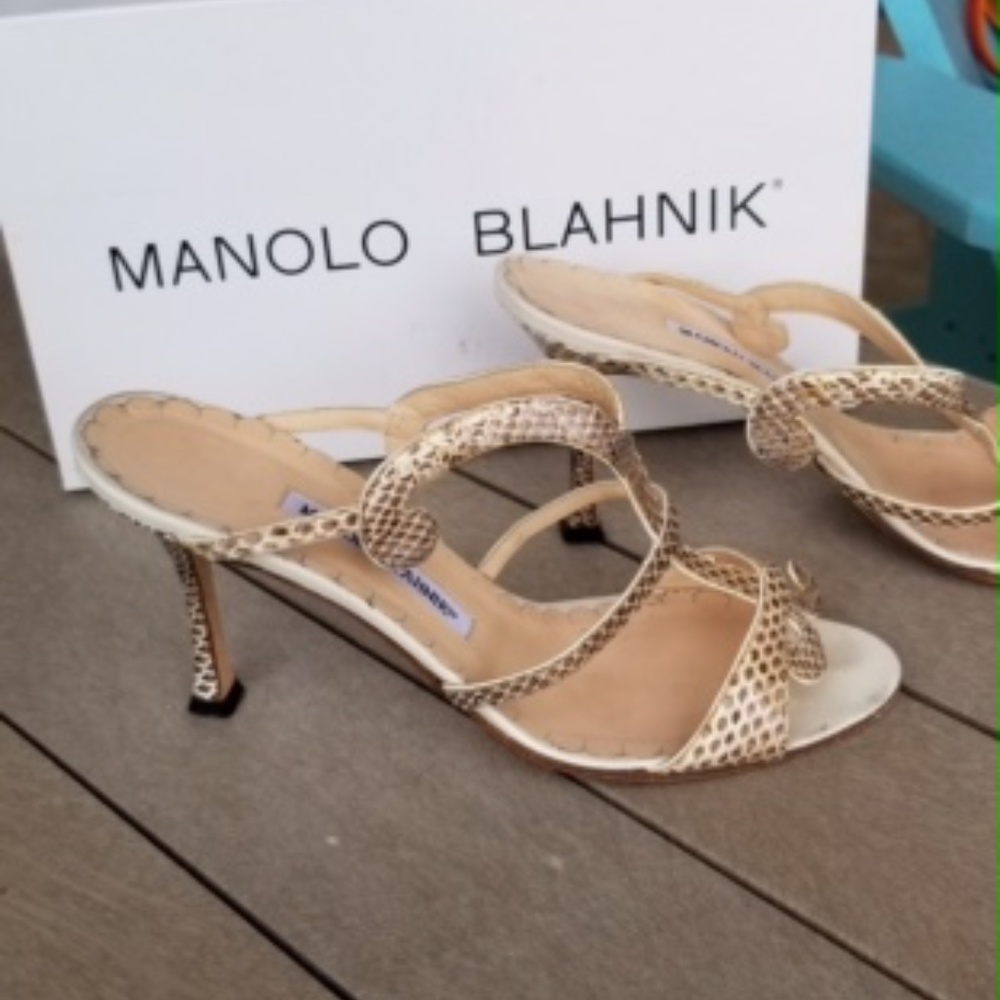 MANOLO BLAHNIK SNAKE PRINT BEIGE SANDELS. SIZE 38 OR 7.5 VERY GOOD CONDITION.